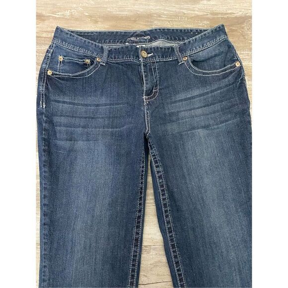 Maurice’s Bootcut Jeans Mid Rise Women’s Size 18 Short - Picture 2 of 6